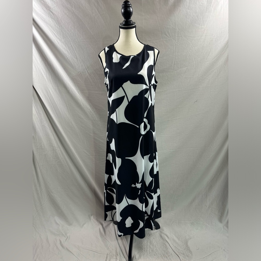 Black/White Floral Printed Loose Fit Dress - Picture 5 of 8